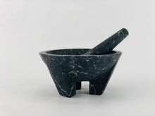 Cargar imagen en el visor de la galería, Molcajete Azteca negro - elmortero